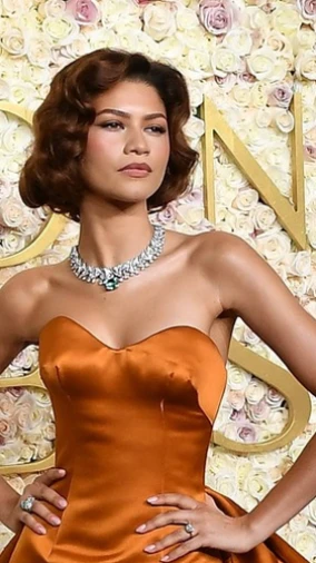 Nezaboravni outfiti: 20 ikoničnih trenutaka s crvenog tepiha 2025.