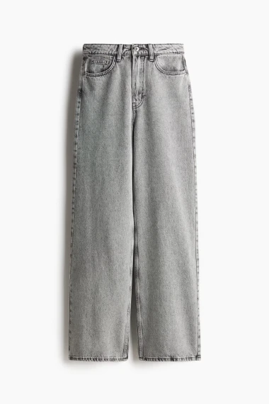 Od ravnih krojeva do barrel-leg modela: Traperice koje vrijedi uloviti na sniženju