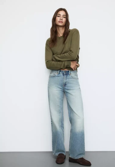 Od ravnih krojeva do barrel-leg modela: Traperice koje vrijedi uloviti na sniženju