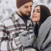 Kako ponovno zapaliti iskru: Vodič za vraćanje intimnosti u dugogodi&scaron;nje veze