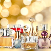 Ovih je 15 mirisa obilježilo godinu: Vodič kroz najbolje parfeme 2025.