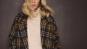 Karirani kaputi su opet u trendu &ndash; ovo su modeli koji osvježavaju svaki zimski look