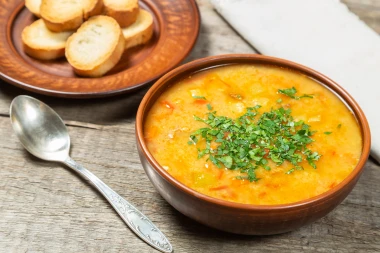 Pet detoks juha koje vraćaju energiju i čiste tijelo nakon blagdana