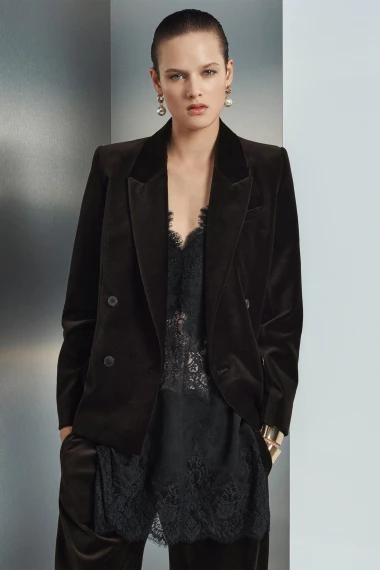 Ne propustite: Najbolji sakoi sa sniženja u Zari koji će upotpuniti va&scaron; stil