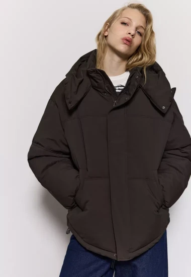 Od jakni do čizama: Najpoželjniji Stradivarius zimski komadi sa sniženja