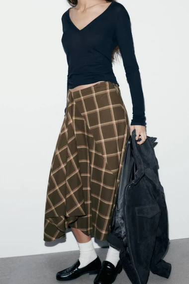 Tople i efektne: Zara ima cool suknje koje se lako uklapaju u svaki zimski outfit