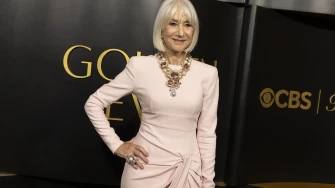 Ružičasti glamur Helen Mirren: Haljina koja savr&scaron;eno pristaje svakom tipu kose!