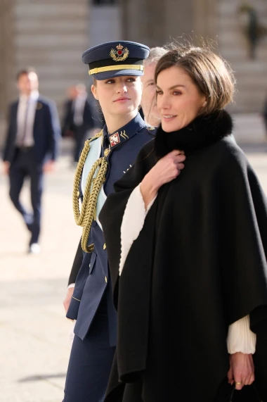 Sofisticirana zamjena za kaput: Efektni komad koji kraljica Letizia obožava