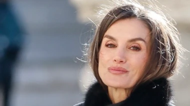 Sofisticirana zamjena za kaput: Efektni komad koji kraljica Letizia obožava