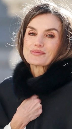 Sofisticirana zamjena za kaput: Efektni komad koji kraljica Letizia obožava