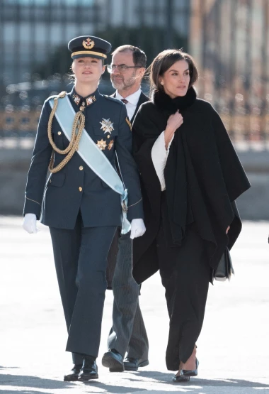 Sofisticirana zamjena za kaput: Efektni komad koji kraljica Letizia obožava