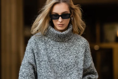 Siva boja u glavnoj ulozi: Najljep&scaron;i pleteni komadi za hladne dane