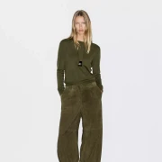 Od maslinaste do pistacija zelene: Komadi sa sniženja koji osvježavaju garderobu