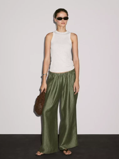 Od maslinaste do pistacija zelene: Komadi sa sniženja koji osvježavaju garderobu