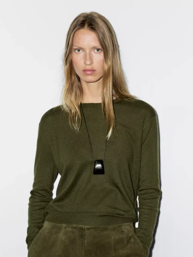 Od maslinaste do pistacija zelene: Komadi sa sniženja koji osvježavaju garderobu