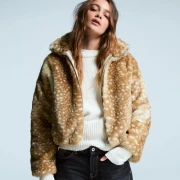 Bunde sa životinjskim printom podižu svaki outfit - ove modele vrijedi uloviti na sniženju