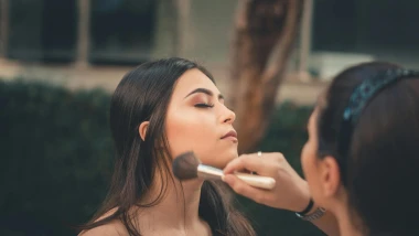 Make-up ti nestane već nakon par sati? Ako ima&scaron; suhu kožu, mora&scaron; znati ovo