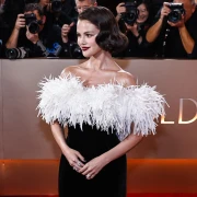 Najbolje odjevene zvijezde na Zlatnim globusima: Selena Gomez oborila s nogu u perju