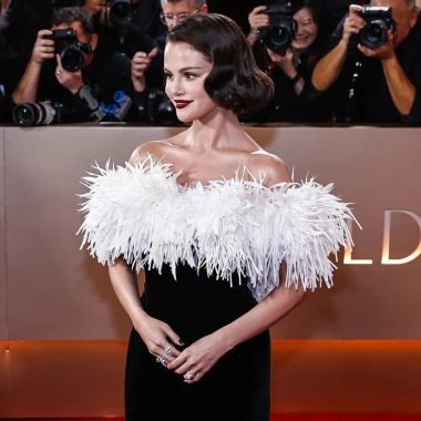 Najbolje odjevene zvijezde na Zlatnim globusima: Selena Gomez oborila s nogu u perju