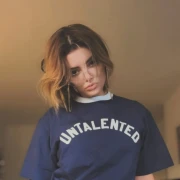 Modna kameleonka: Ella Dvornik podsjetila kako je izgledala prije 10 godina