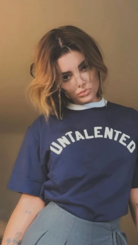 Modna kameleonka: Ella Dvornik podsjetila kako je izgledala prije 10 godina