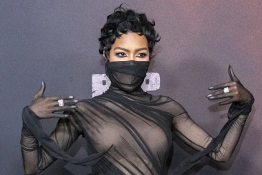 Poput seksi bočice parfema: Misteriozni outfit Teyane Taylor pomiče granice