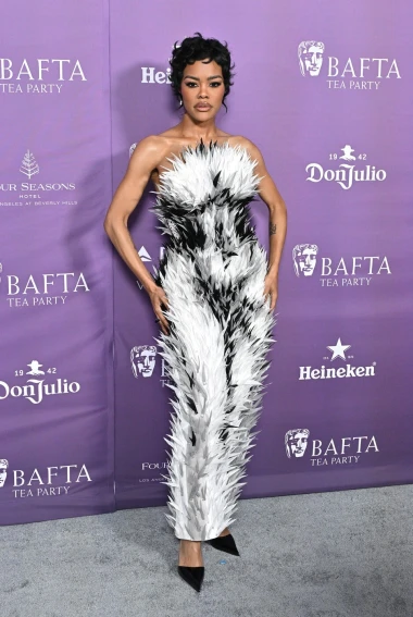 Poput seksi bočice parfema: Misteriozni outfit Teyane Taylor pomiče granice