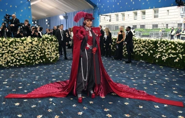 Poput seksi bočice parfema: Misteriozni outfit Teyane Taylor pomiče granice