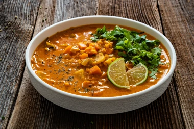 Varivo od leće kakvo jo&scaron; niste probali: Tri brza recepta i savjeti za savr&scaron;en okus