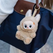 Nova opsesija: Bacite Labubu lutkice, ovo je it detalj 2026.