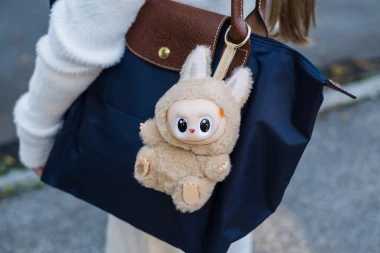 Nova opsesija: Bacite Labubu lutkice, ovo je it detalj 2026.