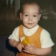 Nikad nećete pogoditi tko je ova slatka beba s fotke! Uskoro ćemo ga gledati kako traži ljubav