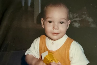 Nikad nećete pogoditi tko je ova slatka beba s fotke! Uskoro ćemo ga gledati kako traži ljubav