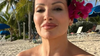 Nina Badrić pobjegla na Karibe: Zimsku bundu zamijenila zanimljivim kupaćim kostimom