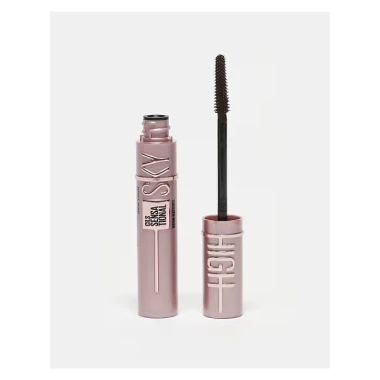 Povratak smeđe maskare: Suptilan beauty trend koji obožavamo