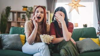 Vi&scaron;e od razbibrige: Psiholozi otkrili za&scaron;to ne možemo odoljeti reality showovima