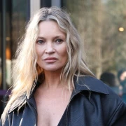 Kate Moss slavi 52. rođendan: Modna ikona koja prkosi vremenu - ovo su njena najbolja izdanja kroz godine