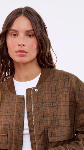 Bomber jakne sa sniženja: Najbolji komadi koje se sada isplati uloviti