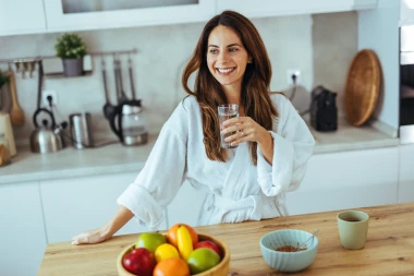 Stručnjak otkriva ključnu jutarnju naviku uz koju ćete se osjećati mlađe i energičnije