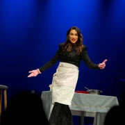 Emocije, smijeh i suze u Maloj dvorani Lisinskog: Premijera predstave 'MARE #ženamajkaglumica' dirnula publiku do posljednjeg daha