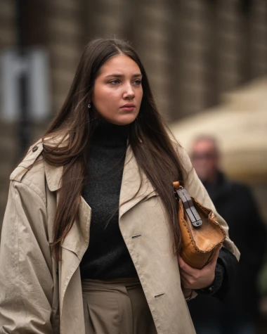 Ovako se nosi bež: Djevojka sa &scaron;pice u kombinaciji koju želimo kopirati