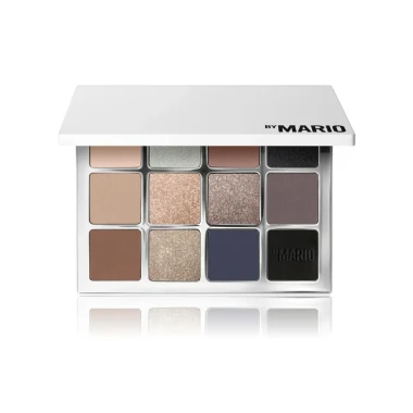 Srebrni kapci, metalik usne i futuristički sjaj: Makeup trend koji obilježava godinu