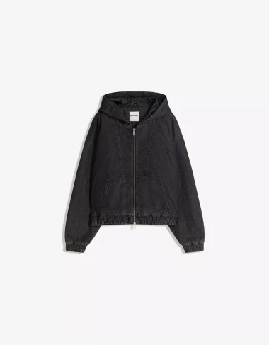 Sniženje u Bershki i Stradivariusu: Trendi komadi po znatno nižim cijenama