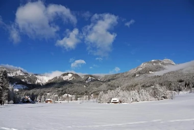 Zimske radosti samo dva sata od Zagreba: Osjetite zimu u Jezerskom