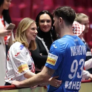 Romantika na parketu: Na&scaron;i rukometa&scaron;i pobjedu proslavili poljupcima s voljenim ženama