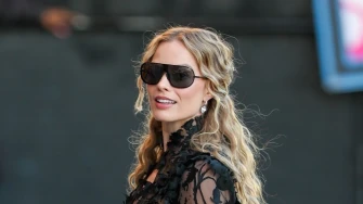 Ikone u crnoj čipki: Margot Robbie, Carla Bruni Sarkozy i Teyana Taylor