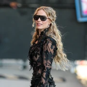 Ikone u crnoj čipki: Margot Robbie, Carla Bruni Sarkozy i Teyana Taylor