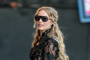 Ikone u crnoj čipki: Margot Robbie, Carla Bruni Sarkozy i Teyana Taylor