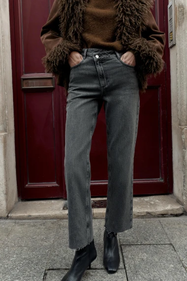 Elegantnije od crnih: Ova boja traperica obilježit će novu sezonu