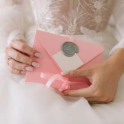 Koliko vjenčana kuma treba staviti novca u kuvertu? Odgovori na&scaron;ih čitateljica su zanimljivi
